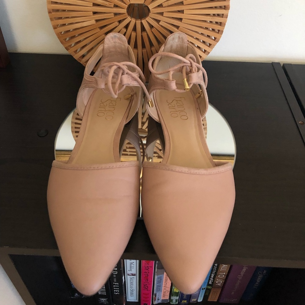 Flat shoes